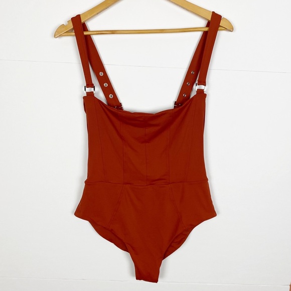 Revel Rey Hunter One-Piece Swimsuit Size Large
in Picante - Picture 9 of 9